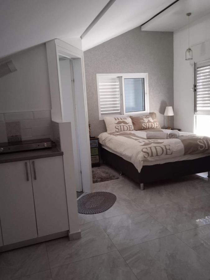Studio Avraham Karmiel Εξωτερικό φωτογραφία
