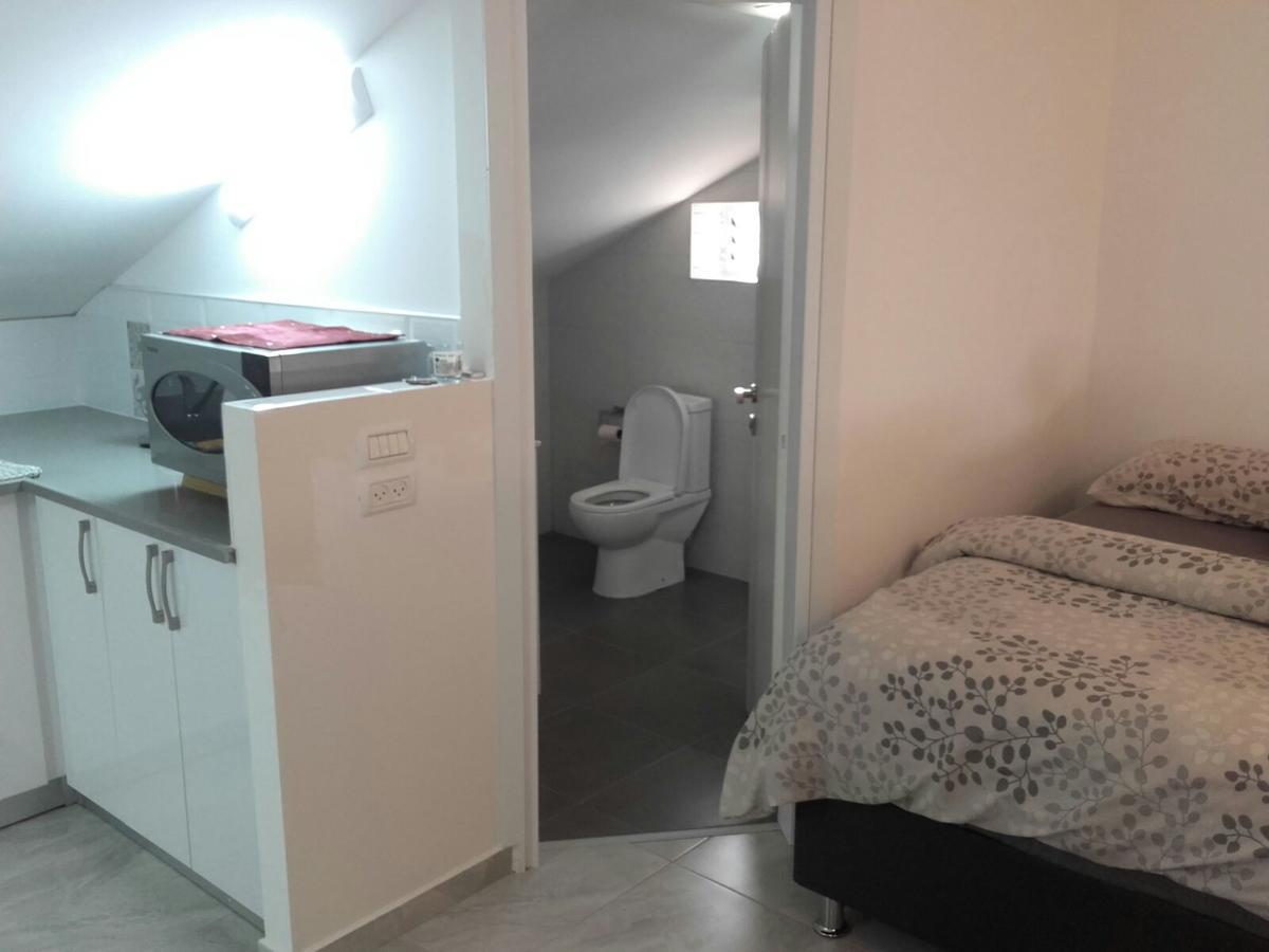 Studio Avraham Karmiel Εξωτερικό φωτογραφία
